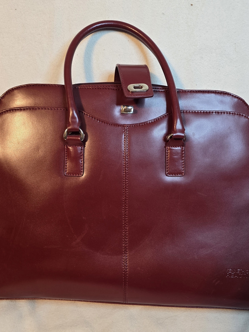 Kenneth Cole Reaction Leather Briefcase Travel Bag in Burgundy